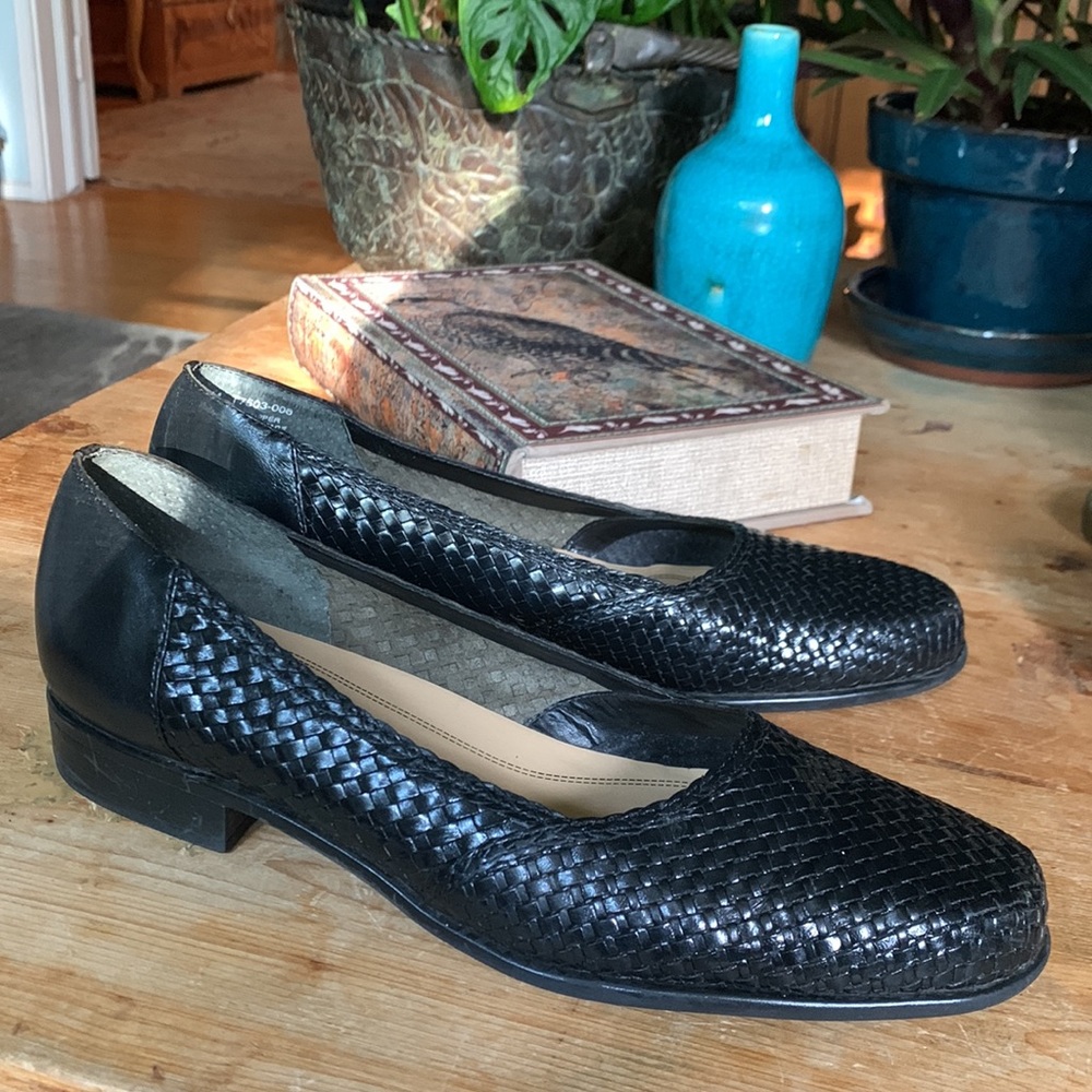 COPY - Trotters woven black leather flat. 9m